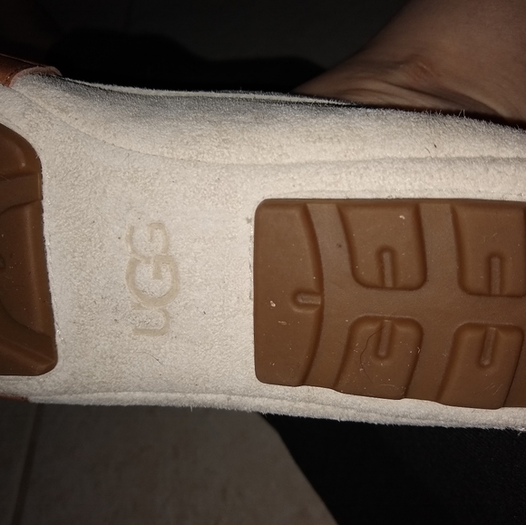 UGGs Aven Suede Driving Moc - Picture 7 of 7